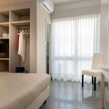 Hotel Corona Hotell 3*