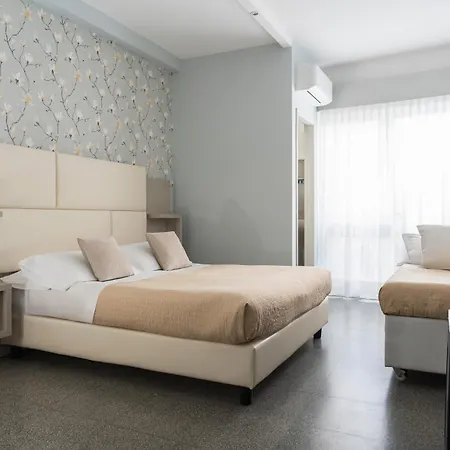 Hotell Hotel Corona 3*