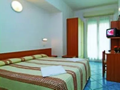 Hotell Hotel Corona 3*