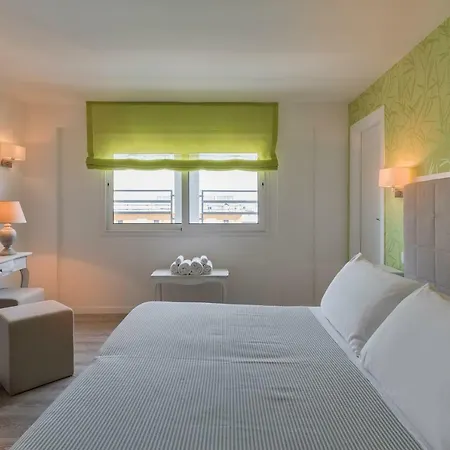Hotel Corona ホテル リッチョーネ