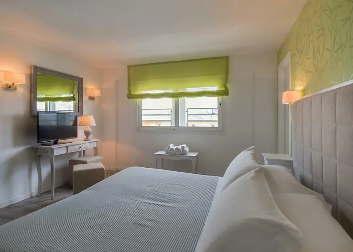 Hotel Corona ホテル 3*