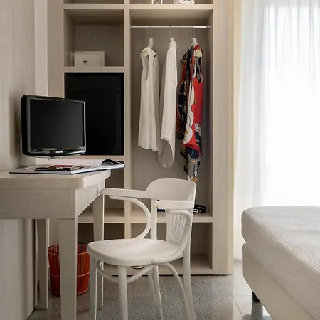 Hotel Corona 3* Riccione