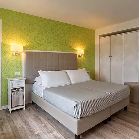 Hotel Corona Hotel 3*