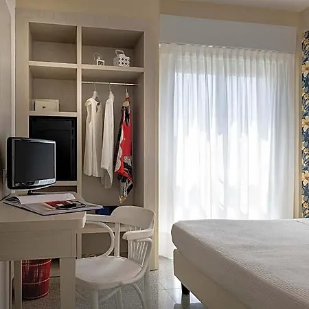 Hotel Corona 3* Riccione