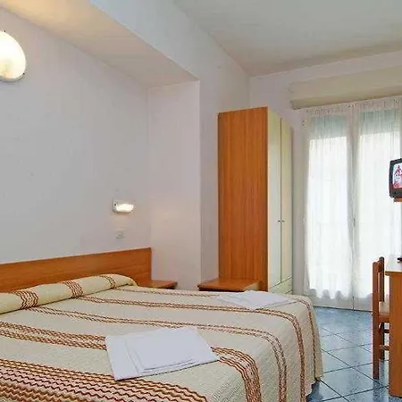 Hotel Corona 3* リッチョーネ