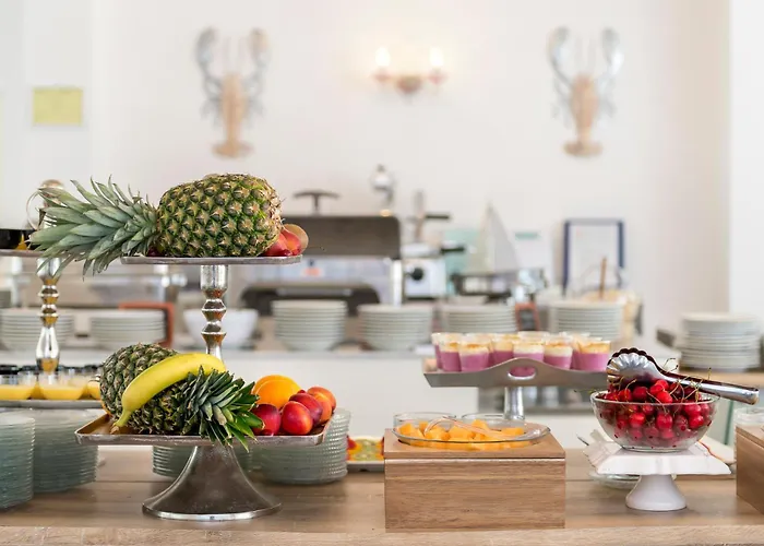 Hotel Corona ريتشيوني