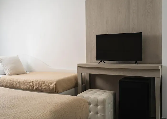 Hotel Corona فندق