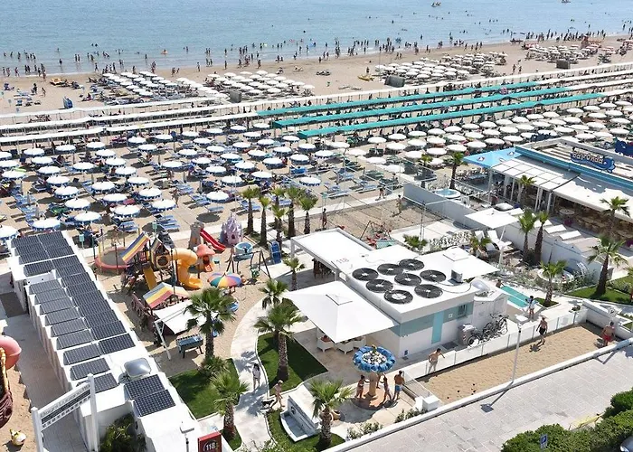 فندق Hotel Corona 3*