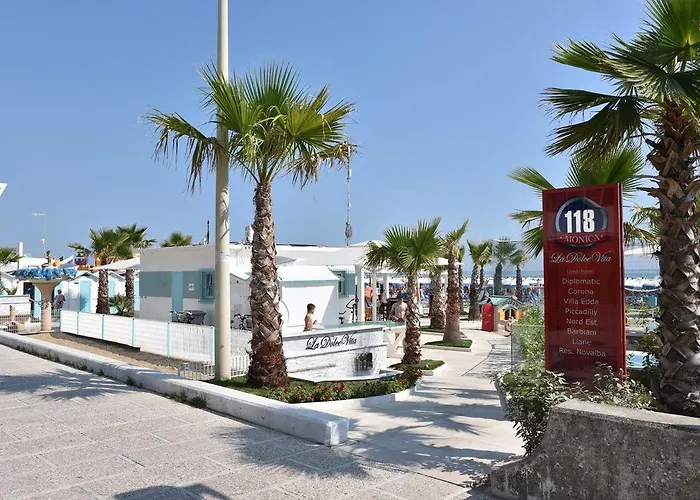 Hotel Corona ريتشيوني