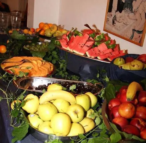 Hotel Corona ريتشيوني