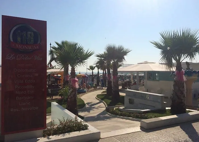 Hotel Corona فندق