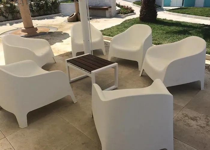 فندق Hotel Corona 3*