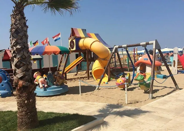 فندق Hotel Corona 3*