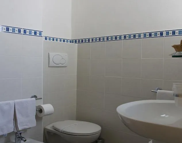 Hotel Corona 3* ريتشيوني